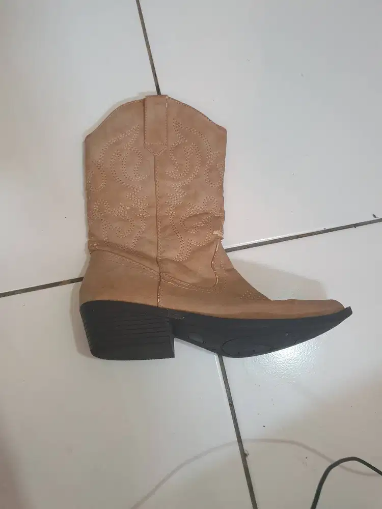Mink Embroidered block heels suede womenmen
