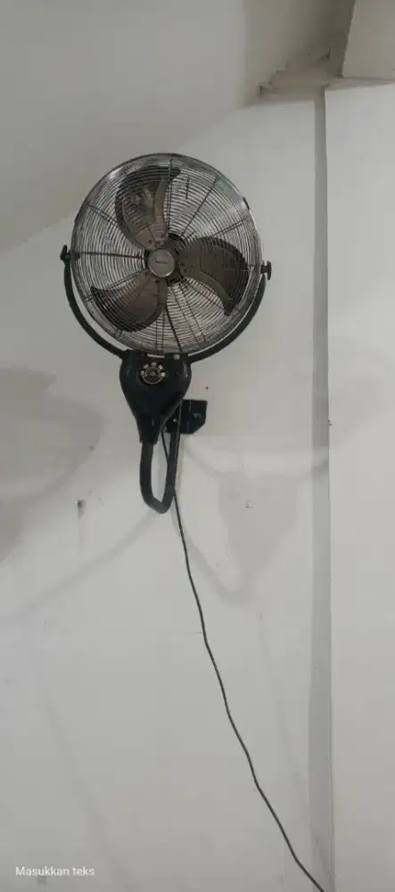 Kipas angin dinding Maspion