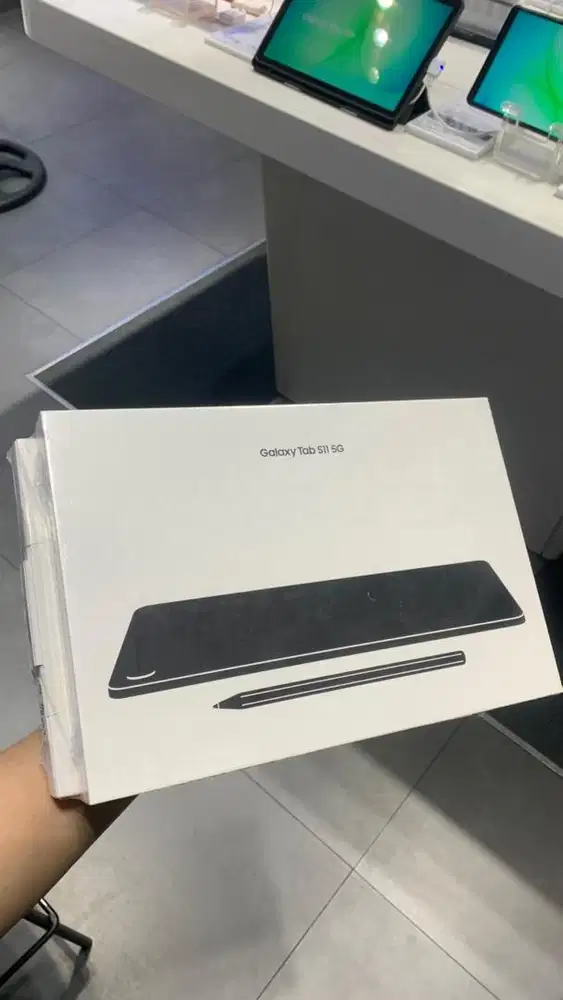 Samsung Tab S11 wifi  12/512 New free keyboard