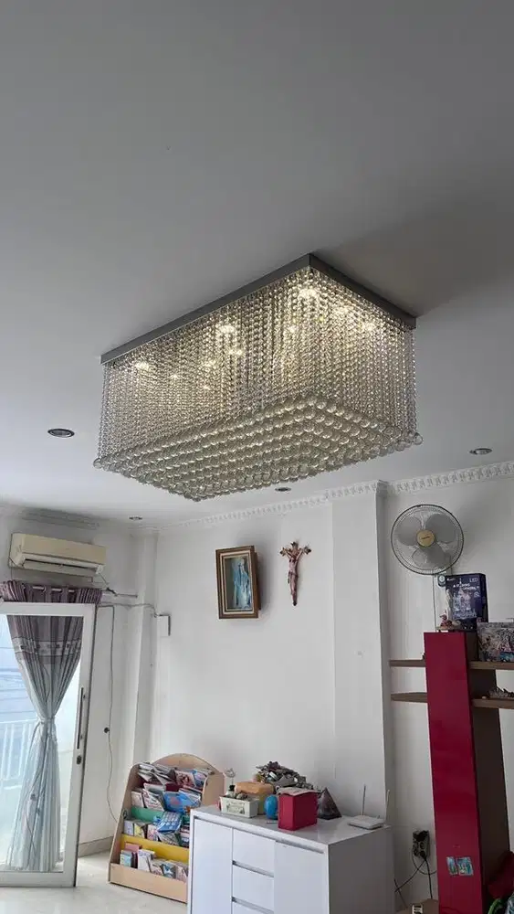 Lampu gantung kristal antik