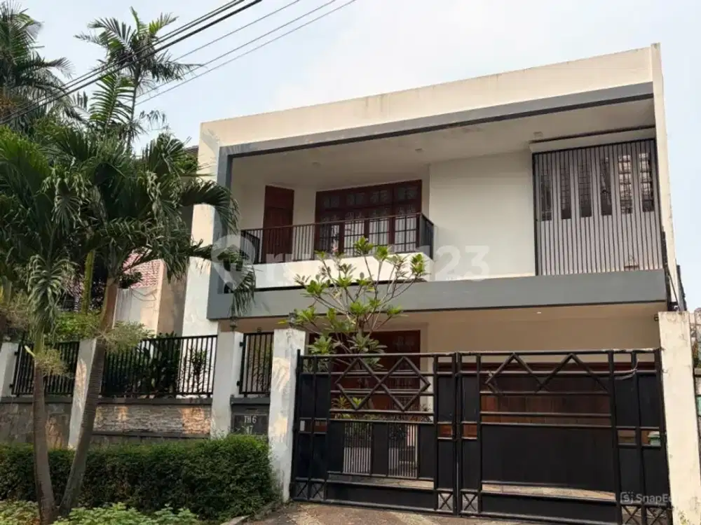 Disewakan Rumah Mewah dengan Kolam Renang di Kencana Indah 2