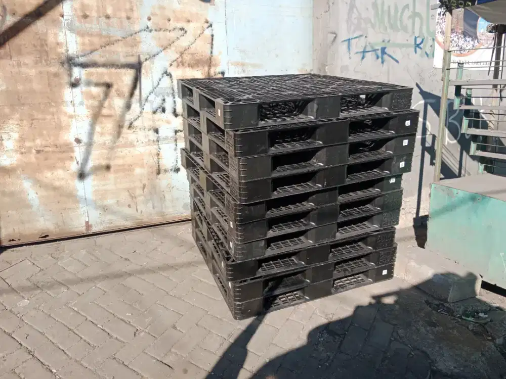 Pallet plastik second bukan kaleng kaleng