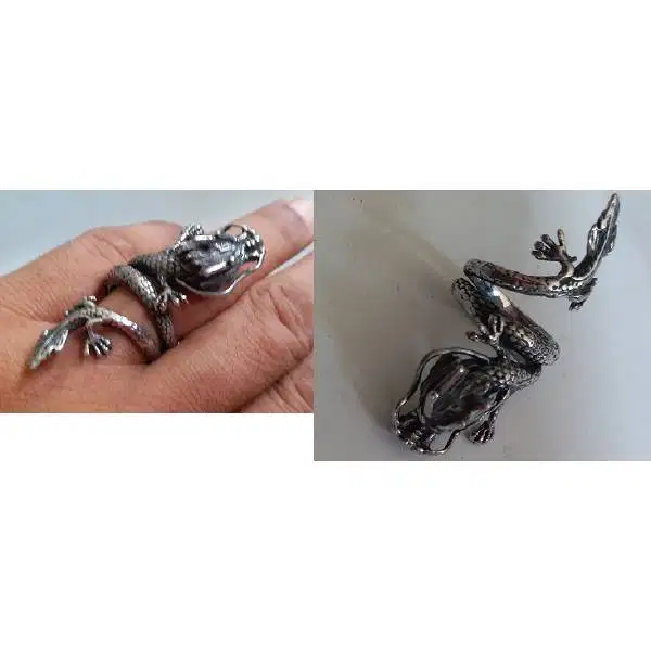 Vintage antik cincin berbentuk ular terbuat dari logam massive / utuh