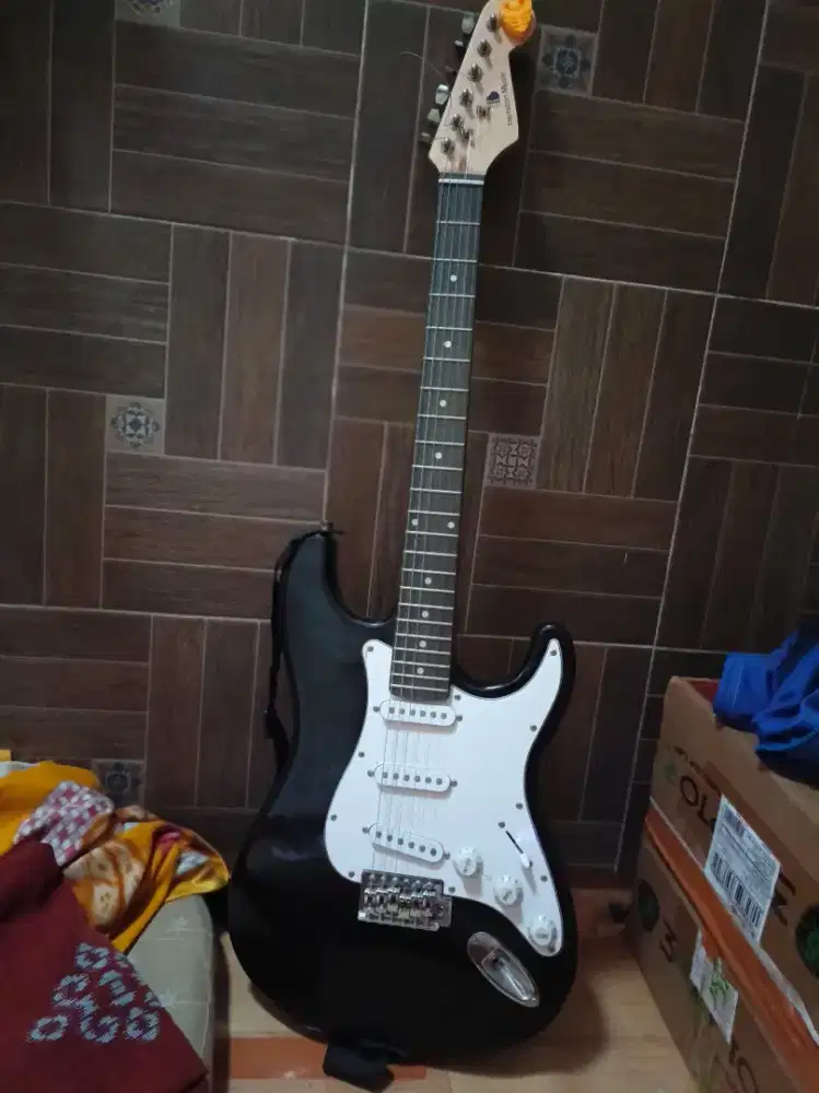 Gitar dan Bass Second