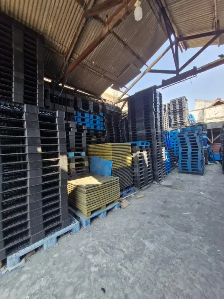 Pallet plastik second stok menipis