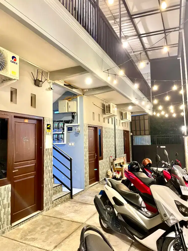 DIJUAL KOST EKSKLUSIF 8 KAMAR FULL FURNISH, KAMPUS AKFIS (POLTEKKES 2)