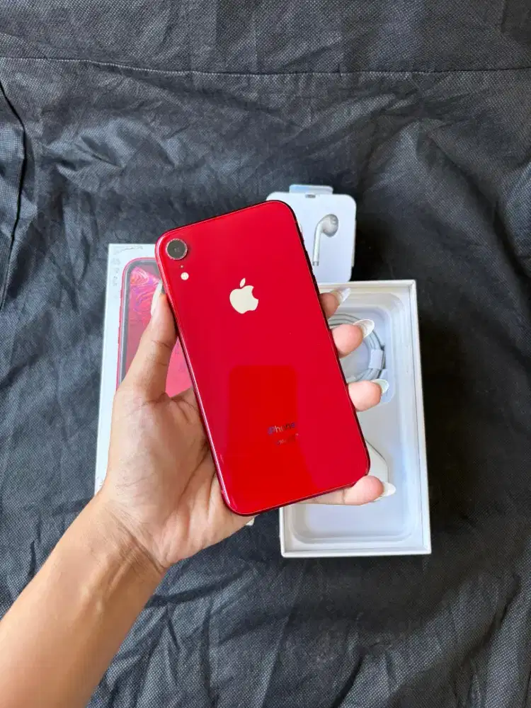 JUAL IPHONE XR 64GB FULLSET IBOX LECET PEMAKAIAN BEKAS