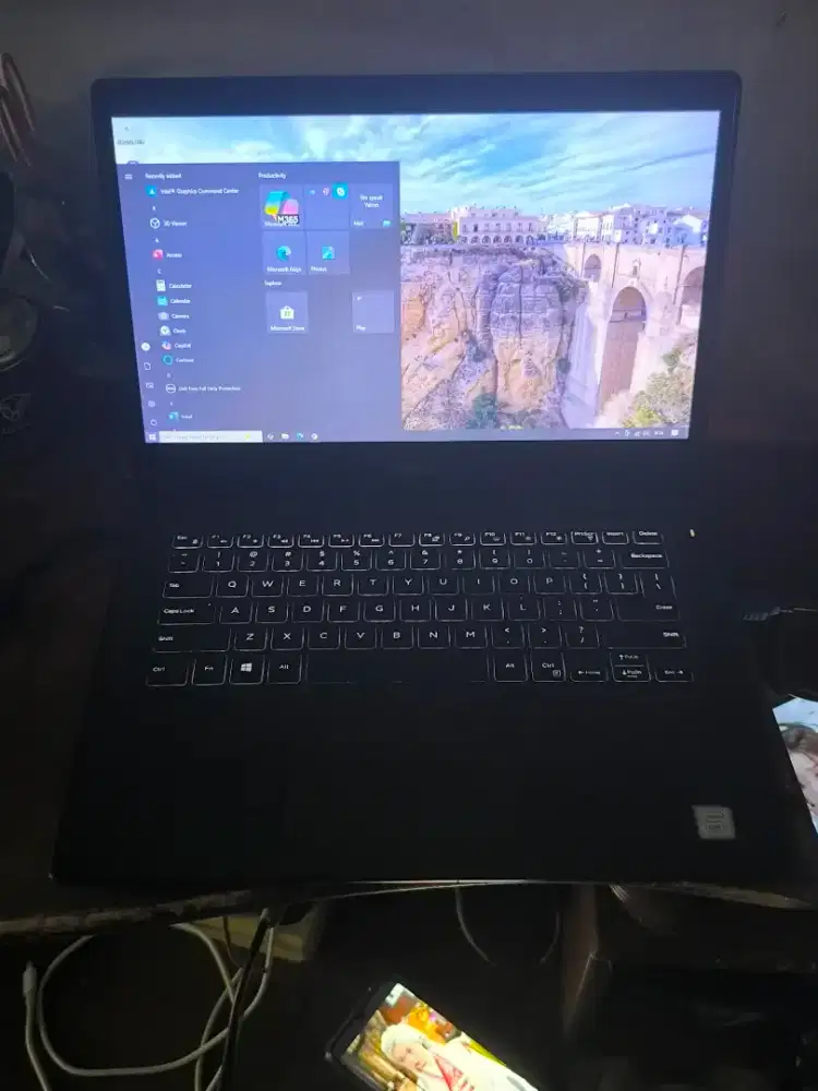 Dell core i3 gen 8 ram 4/500 windows 10 siap pakai