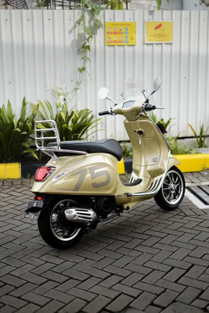 VESPA PIAGGIO PRIMAVERA 150 ANNIVERSARY 75