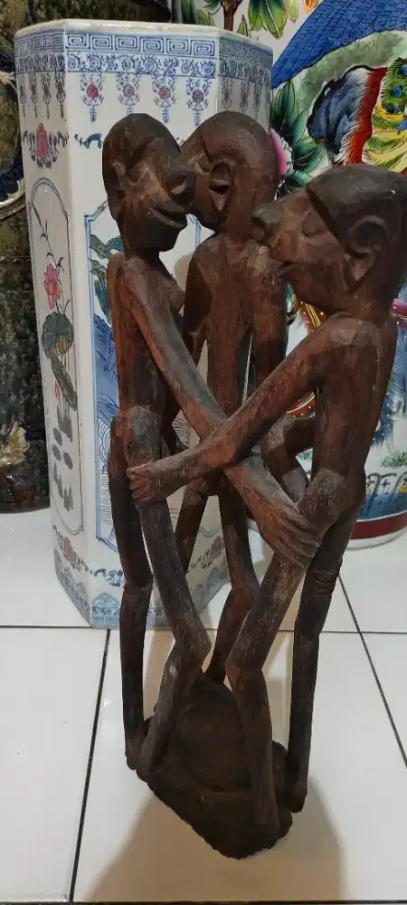 Patung asmat antik