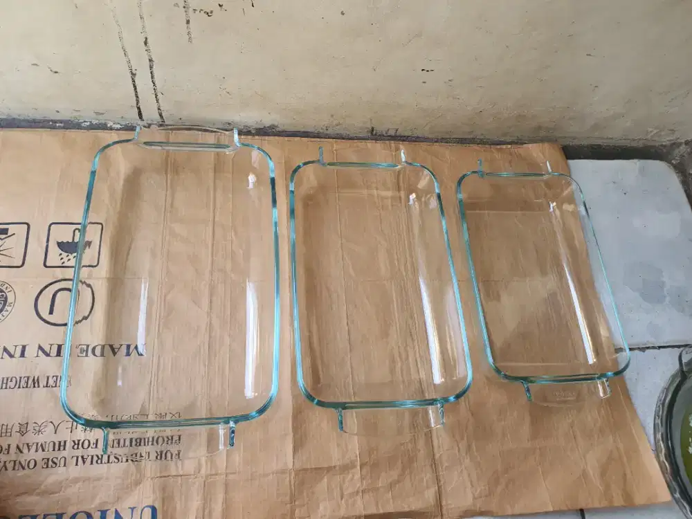 Wadah susun Pyrex