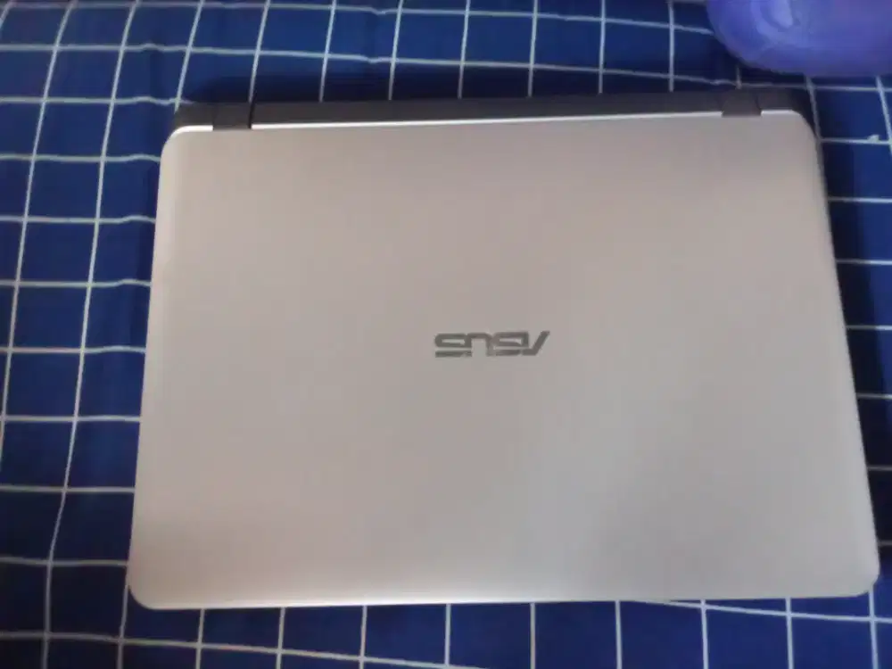 JUAL LAPTOP BEKAS KONDISI BAGUS DAN JARANG DIPAKAI
