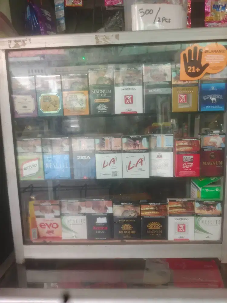 ETALASE KACA ROKOK MURAH