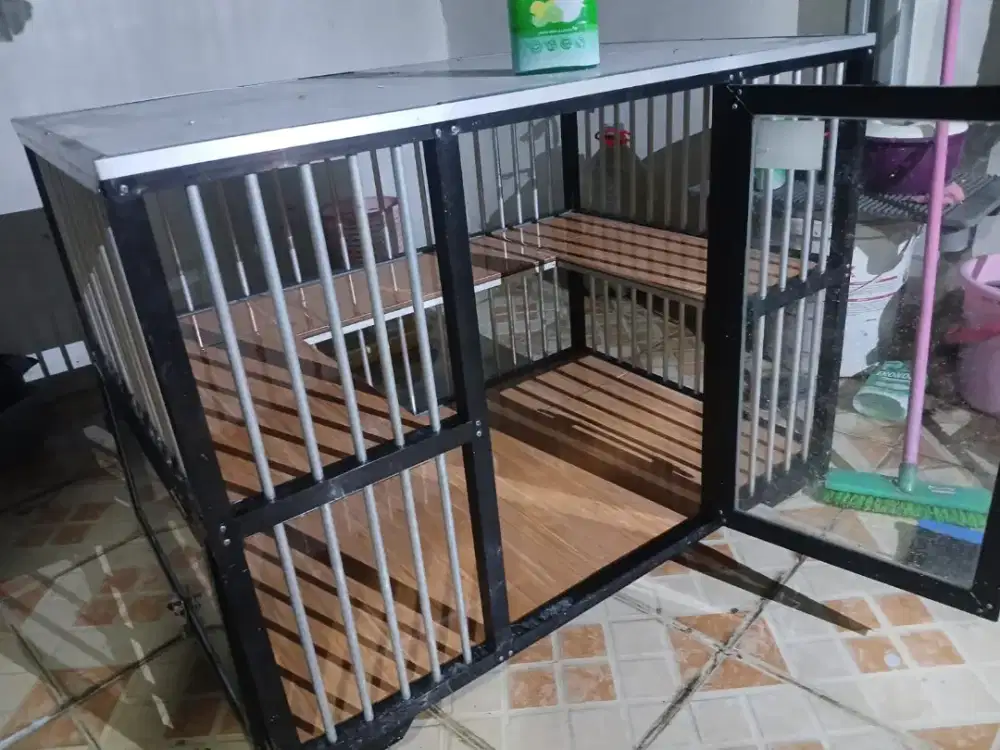 Kandang kucing keramik pintu kaca