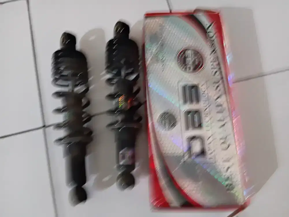 Shocbreaker DBS ukuran 280 mm/28 cm untuk motor  bebek. Harga  150 rb.