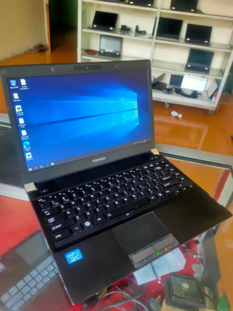 Toshiba core i5 RAM 8Gb