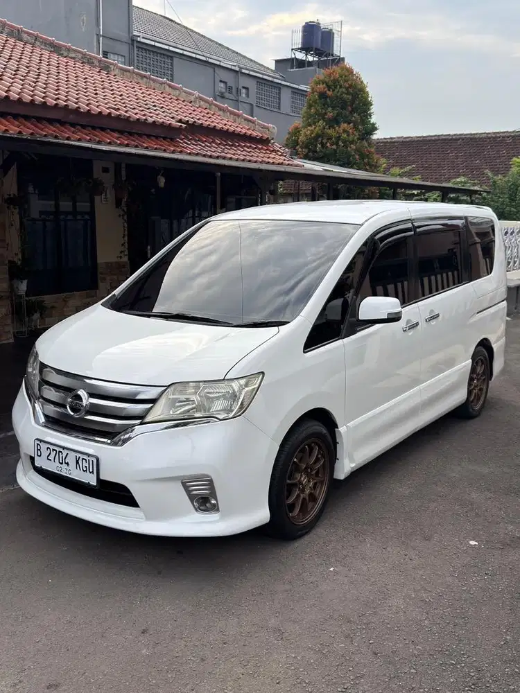 Nissan Serena 2013 HWS 2.0