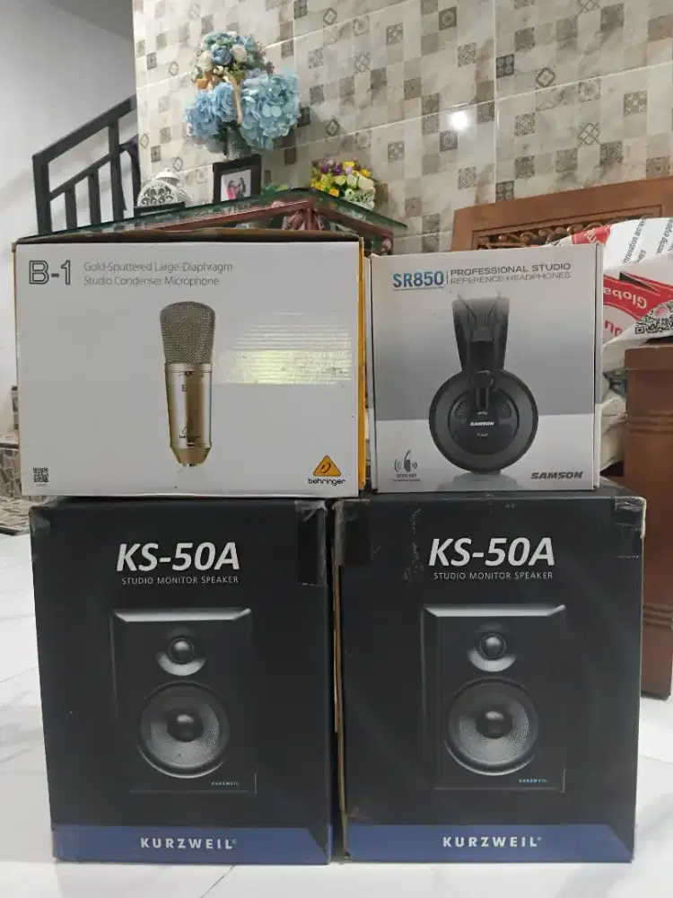 Alat studio recording 1 set ada 3 macam seperti baru 90 persen
