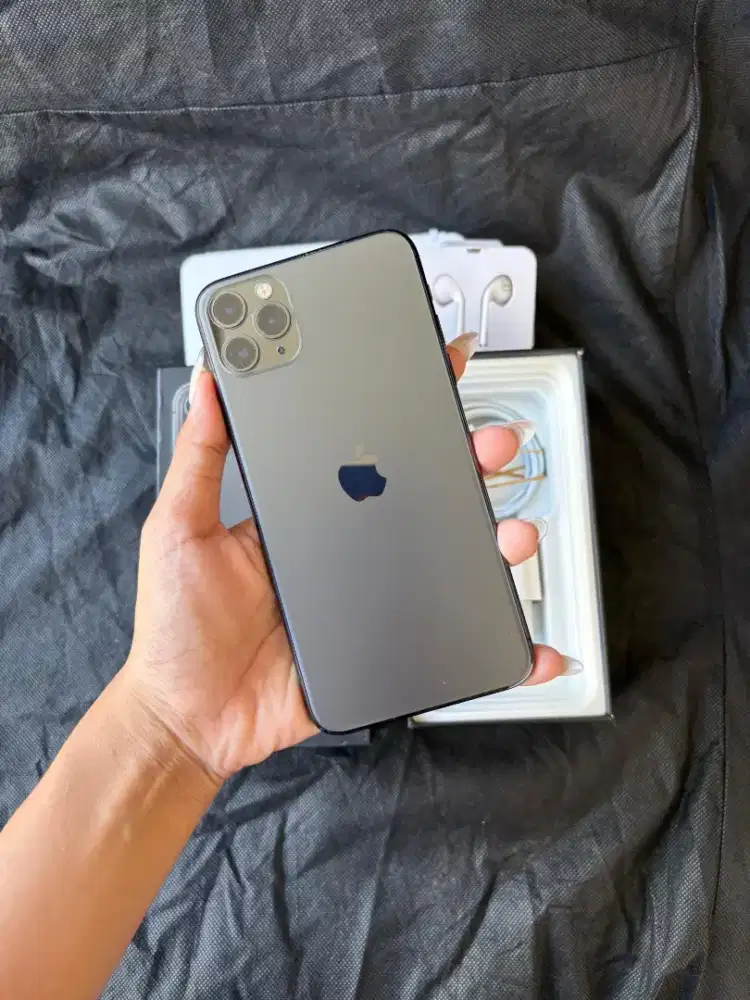 IPHONE 11PM 256GB BEACUKAI MINUS BACKDOOR RETAK KECIL BUKAN KAMERA