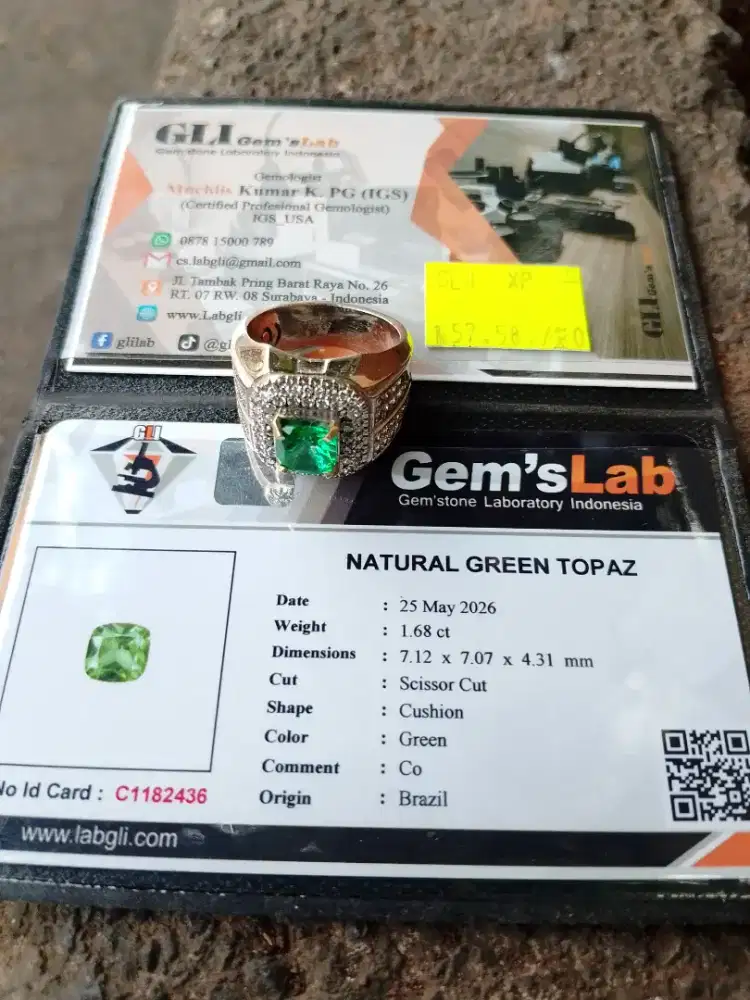 Batu permata gren topaz