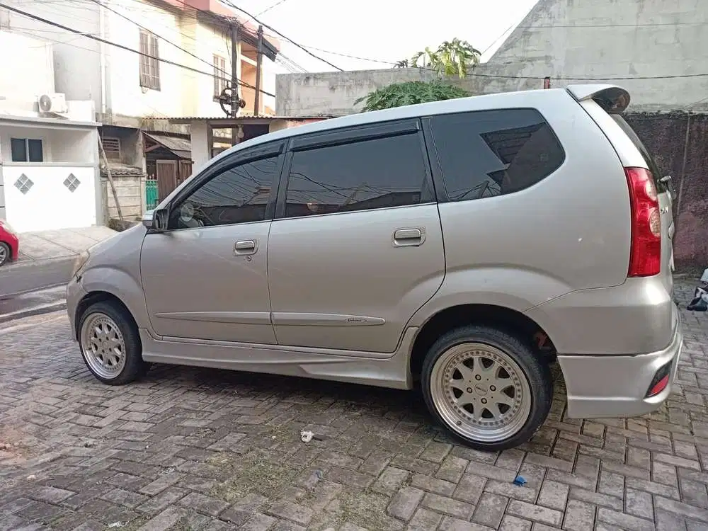 Daihatsu Xenia 2011 Bensin