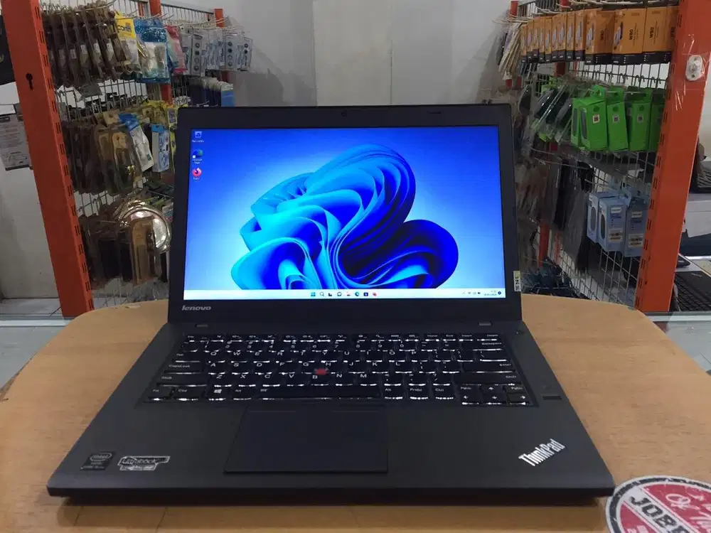 Lenovo ThinkPad T440 Core i5 Ram 8GB SSD 256GB Slim Mulus Kuat Murah