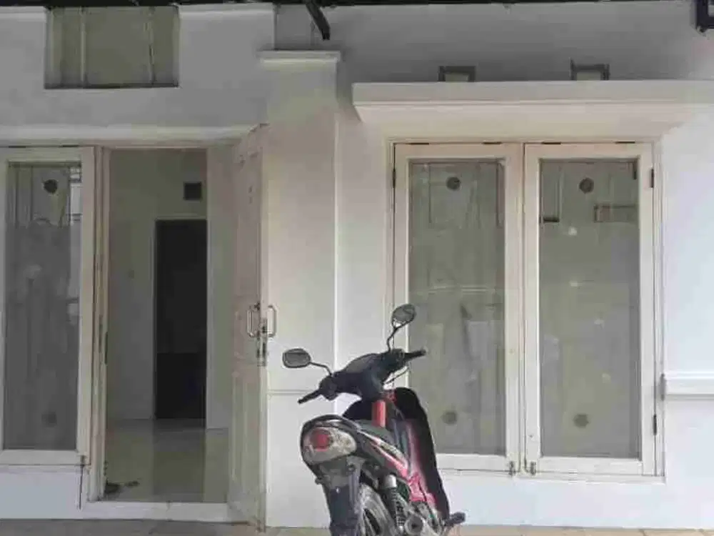 Di Jual Cepat Rumah hook di Cluster Taman Sari, Kota Harapan Indah Bekasi