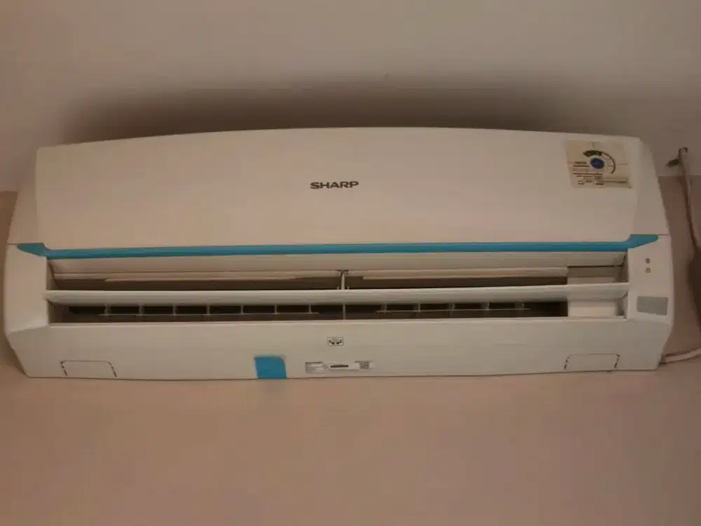 AC SHARP 1 PK Seperti Baru