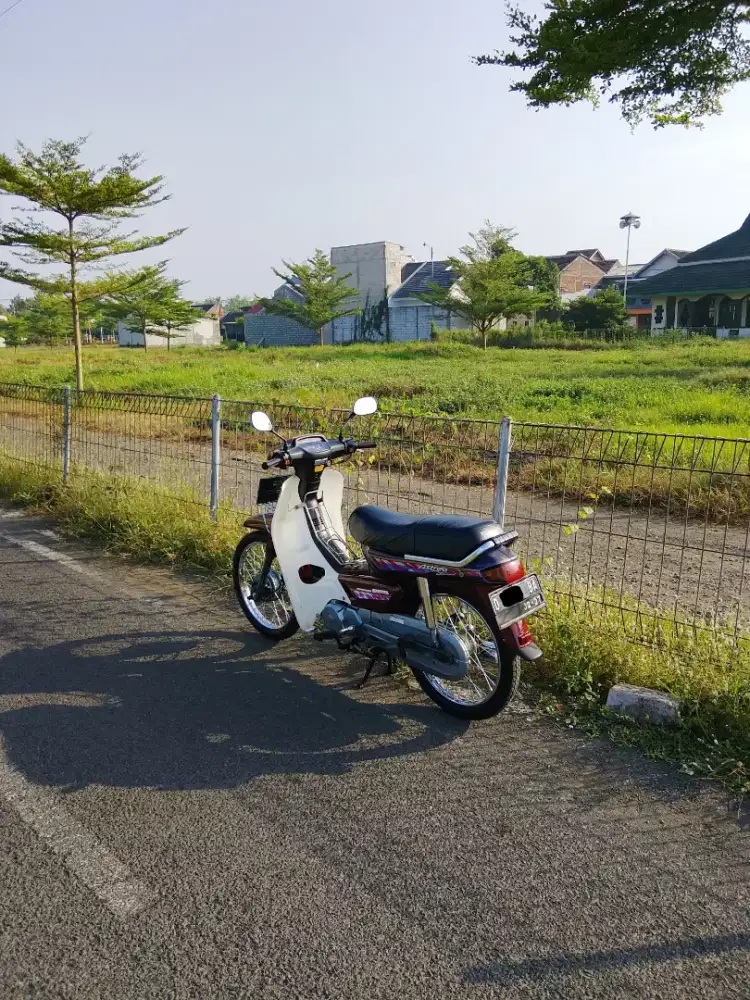 Honda Astrea Grand Merah Bulus