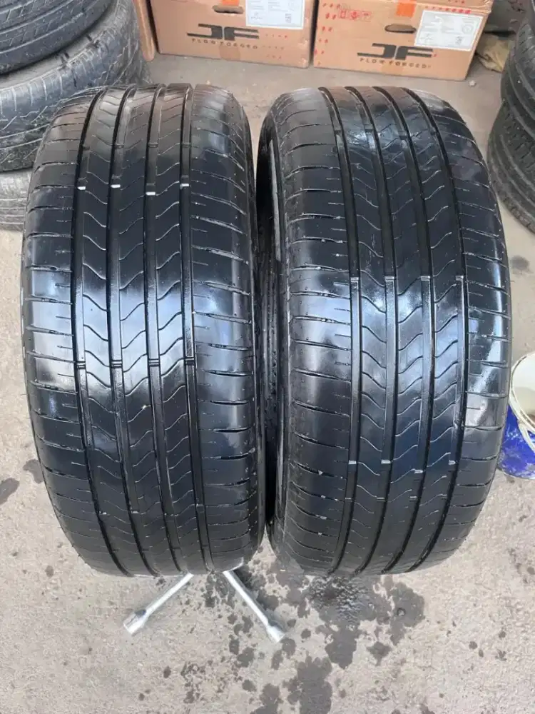 Bridgestone Turanza 6 215/55 R17 kondisi 90% tahun 2025 2pcs
