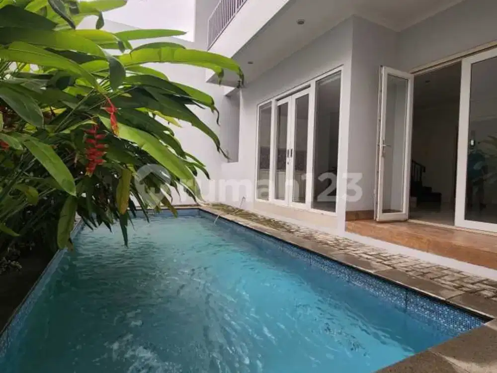 Rumah 2 Lantai Mewah di Jakarta Selatan