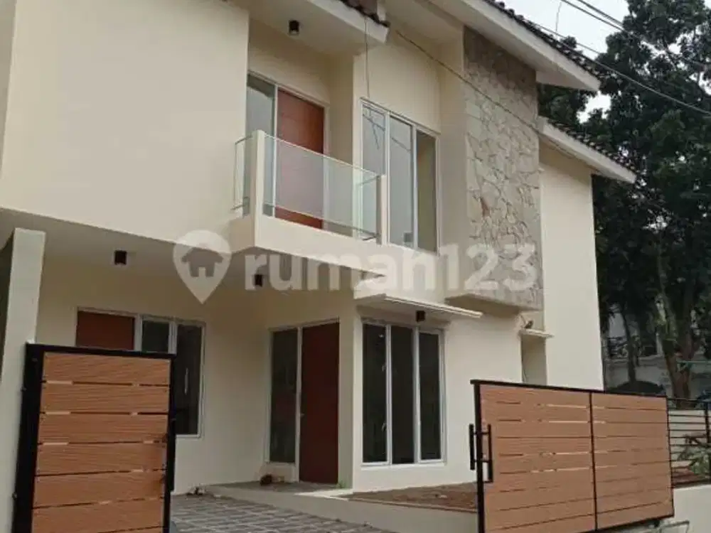 Rumah Bagus minimalis dan modern dan HOEX di bintaro sektor 9