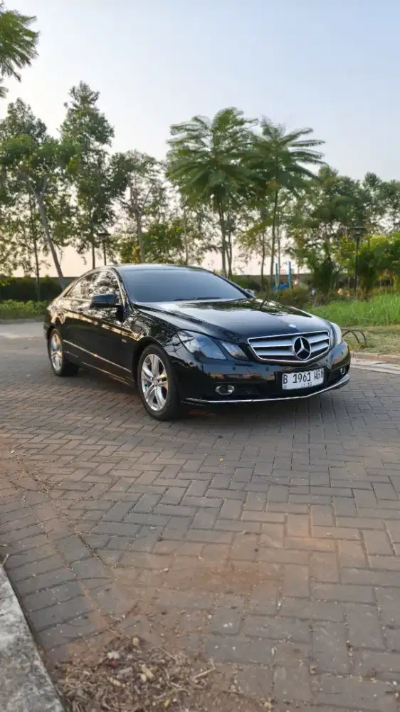 Mercedes Benz E250 COUPE AVG 2011 NIK 2010