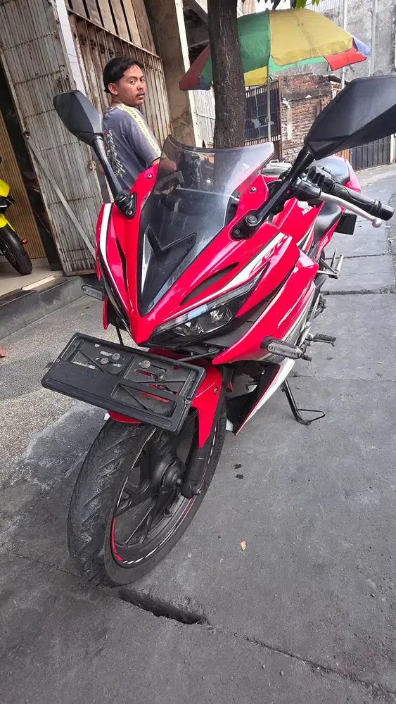 HONDA CBR150R 2018