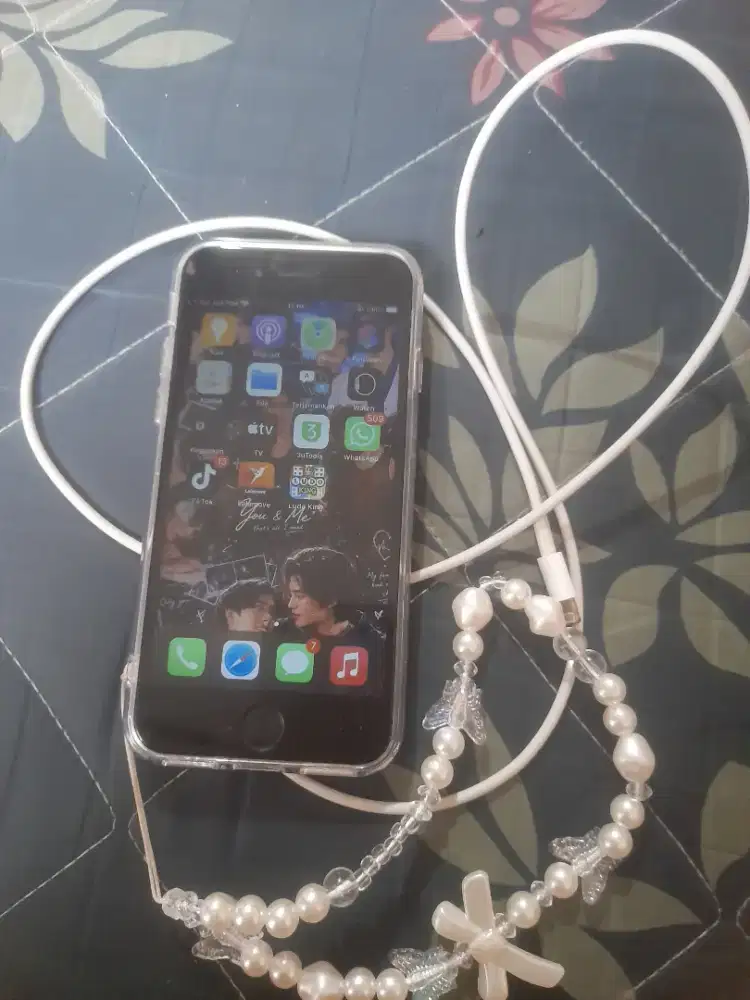 Jual aja iphone 7 ram 32 sama kabel seken jangan di riset