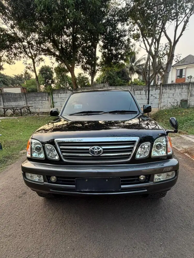 Toyota Cygnus 2005