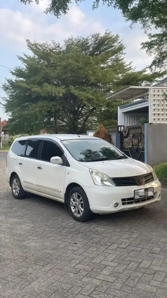 Grand Livina XV A/T Terawat Pemakaian Pribadi