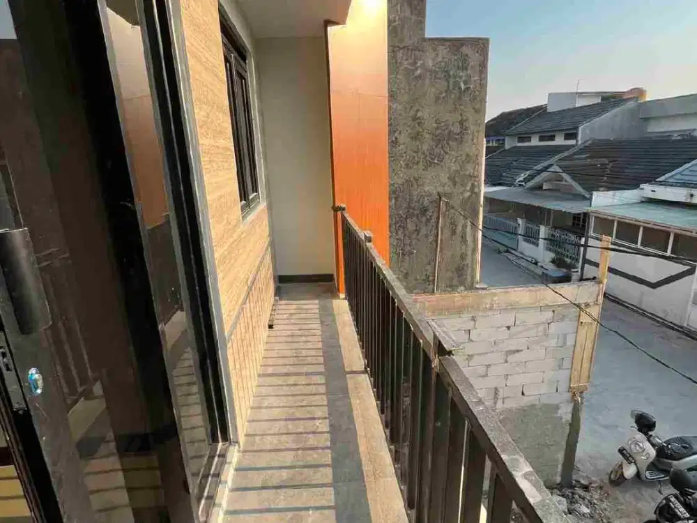 rumah baru Taman Kopo Indah cuma 1M an!