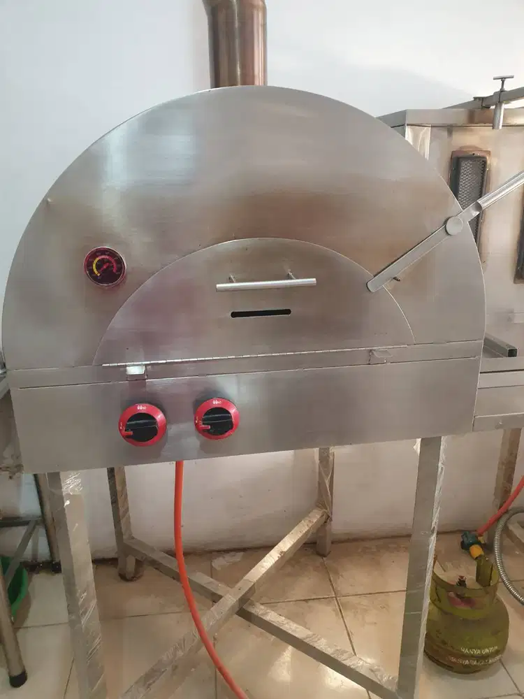 Jual Rugi! Oven Pizza Gas kondisi mulus, siap pakai untuk usaha