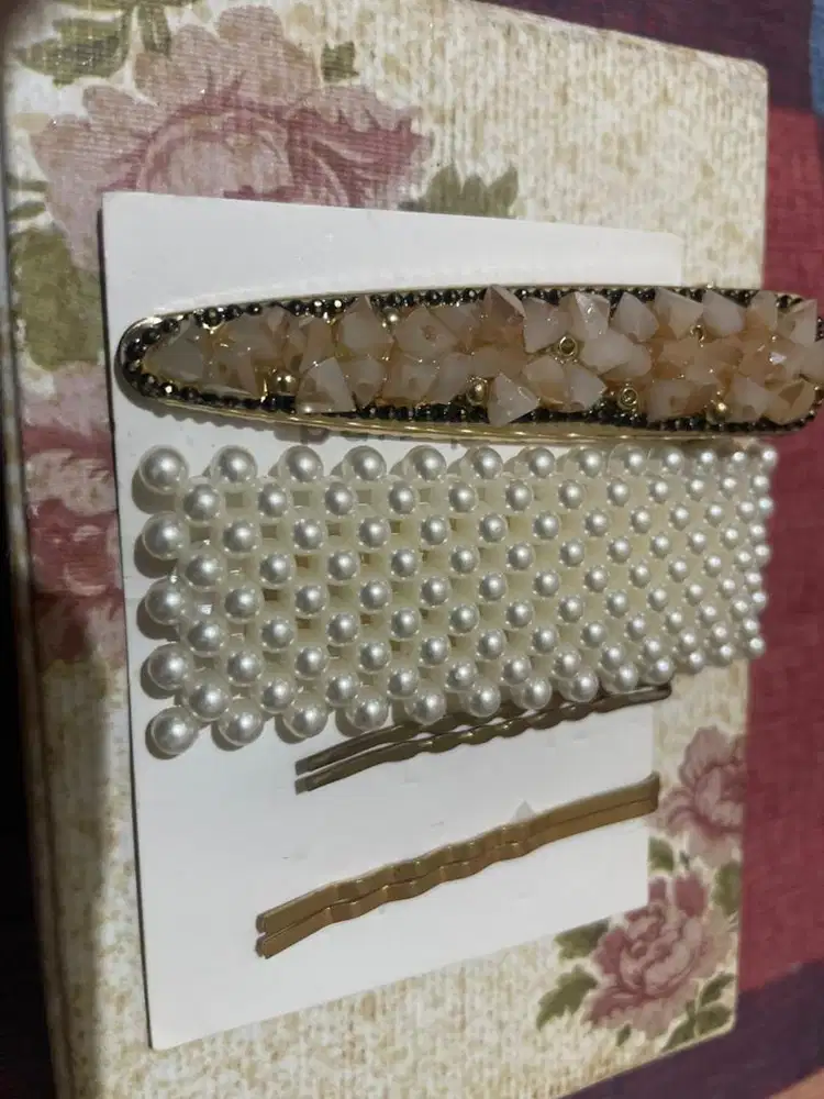 Jepit rambut cantik