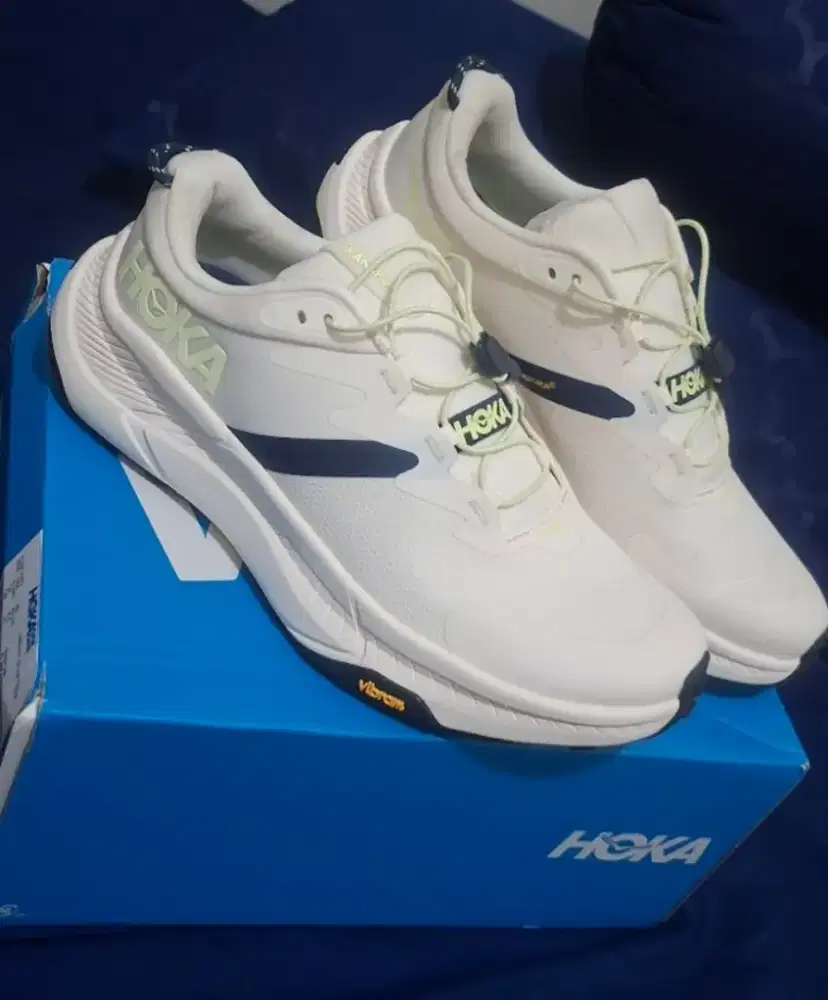 Di jual sepatu Hoka size 42,5