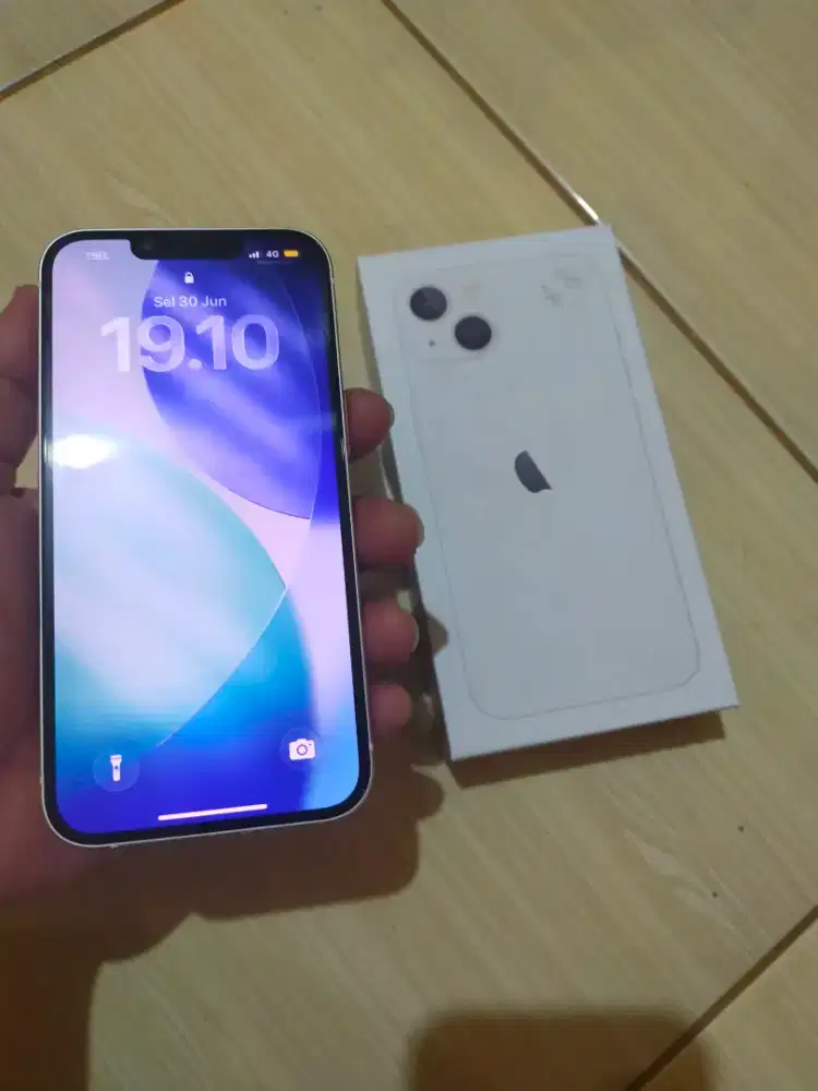 Cepat iPhone 13 256gb bisa semua kartu..Cek keterangan dibawah gan.