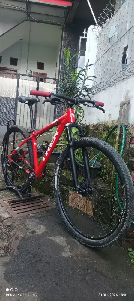 sepeda mtb TREK marlin 6 upgrade 12 speed deore xt