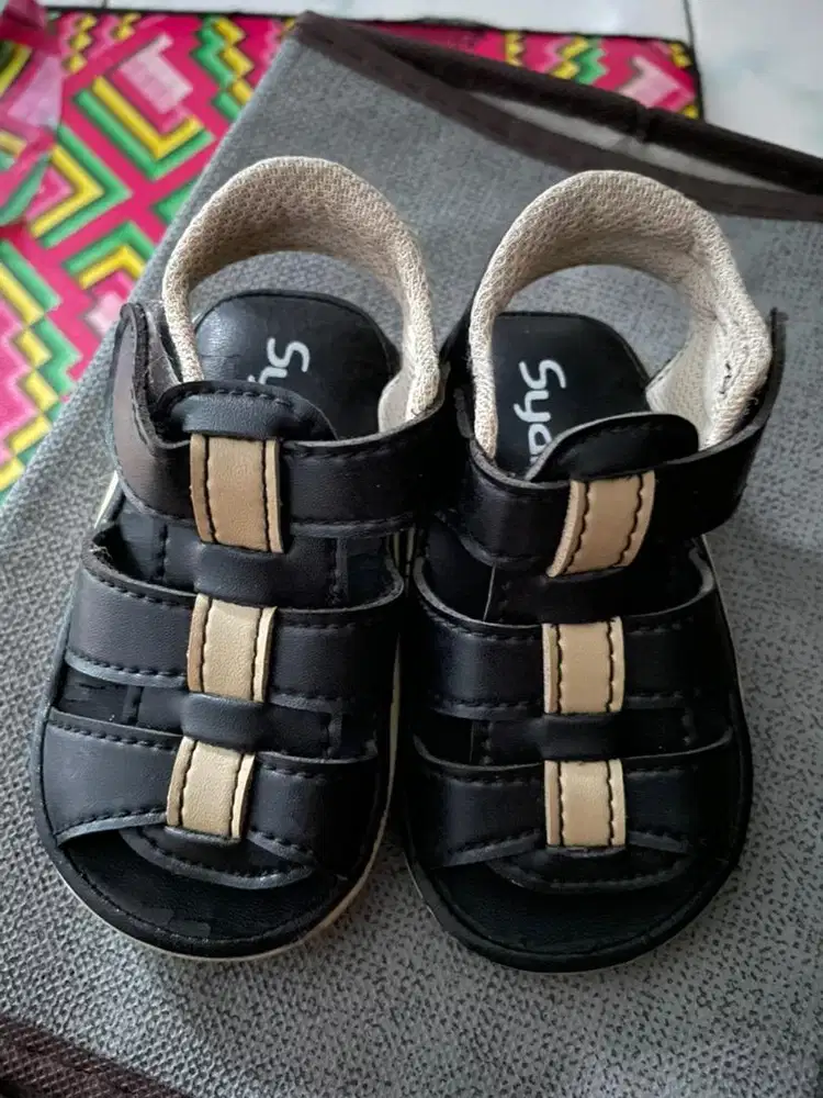 sendal anak laki laki