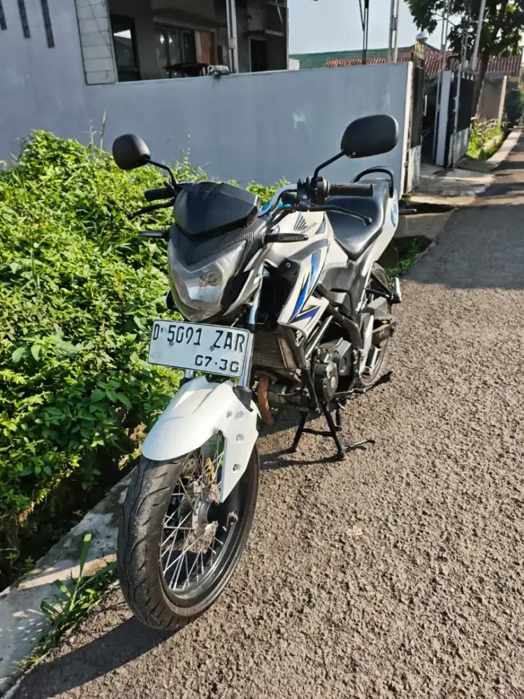 Honda cb 150r 2013