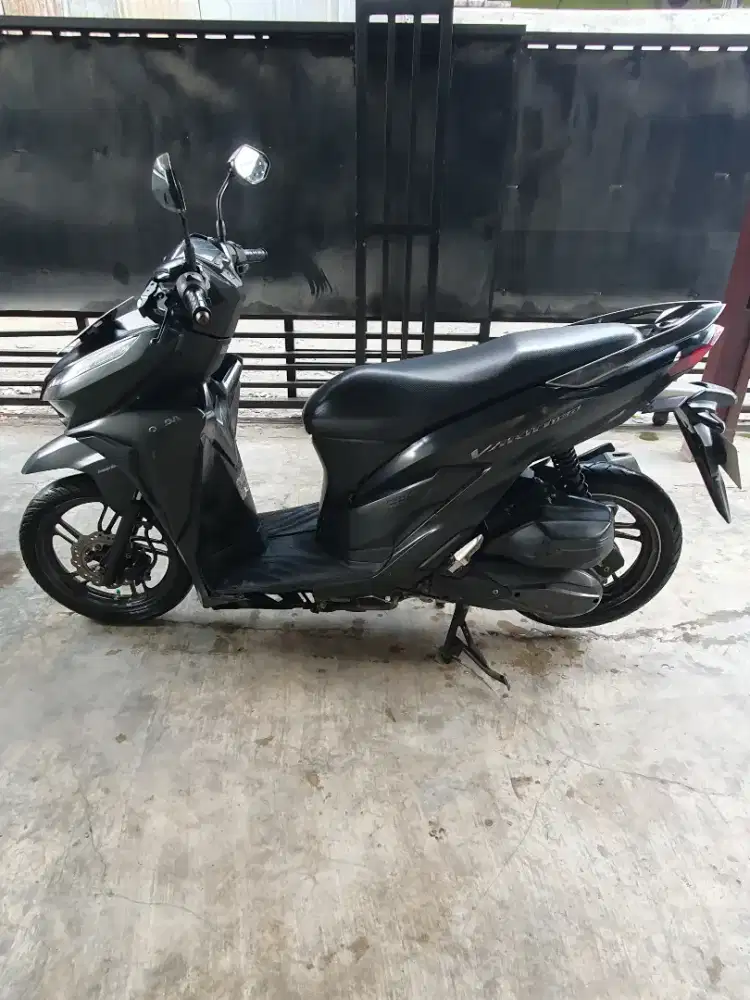 DIJUAL MOTOR HONDA VARIO TAHUN 2019 HITAM