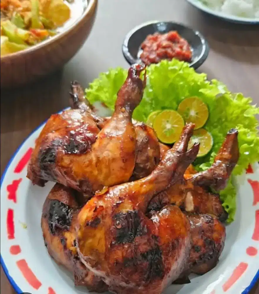 Di cari wanita Jaga warung ayam goreng/Bakar