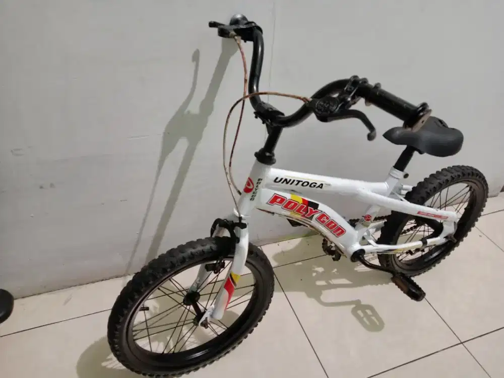 Sepeda anak warna putih