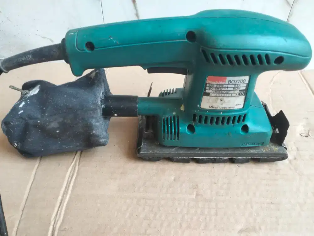 Mesin makita finishing sander tipe BO3700