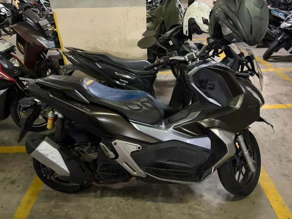 ADV 2021 Warna abu - abu